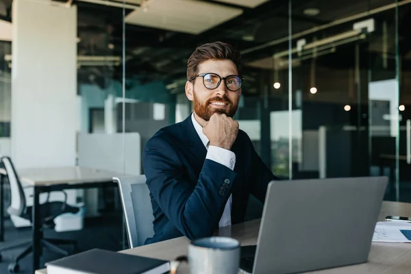 Dreamy Businessman Sitting Workplace Office Thinking New Business Strategy Looking — Stock Photo, Image