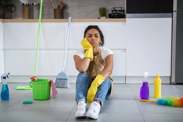 Boring Sad Tired Young African American Housewife Sits Floor Cleaning — Foto Stock