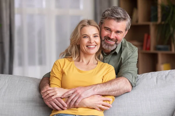 Portrait Happy Middle Aged Husband Wife Posing Home Interior Loving — Fotografia de Stock