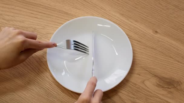 Hunger Crisis Concept Top View Shot Female Hands Knife Fork — 비디오