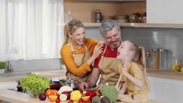 Happy Family Weekend Carefree Parents Little Daughter Preparing Dinner Together — Vídeo de Stock