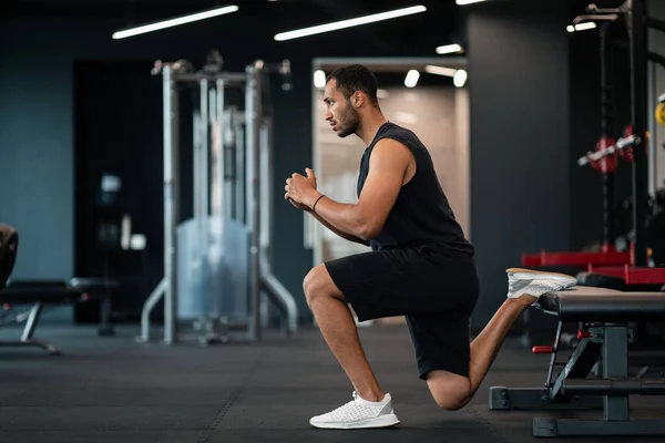 Portrait Athletic Black Man Making Bulgarian Split Squat Exercise Gym — Stock Fotó