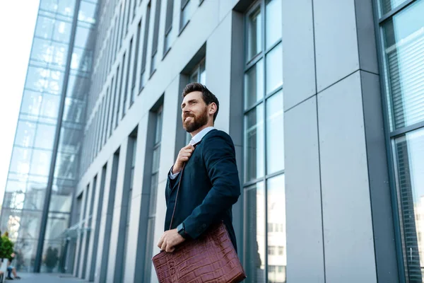 Happy Confident Handsome Millennial European Businessman Beard Suit Bag Looks — Foto de Stock