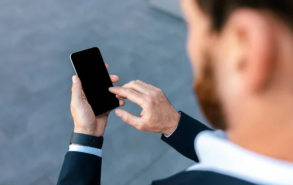 Confident Millennial Businessman Beard Suit Chatting Phone Blank Screen Outdoor — Fotografia de Stock