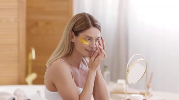 Morning Beauty Routine Happy Middle Aged Woman Applying Skin Lifting — Stock videók