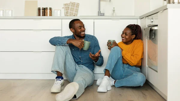 Happy African American Spouses Cups Drinking Coffee Talking Sitting Floor — Photo