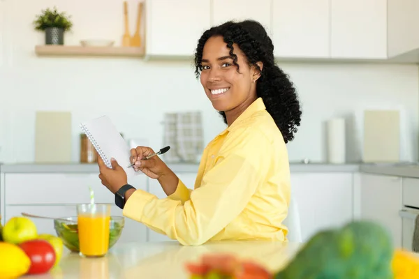 Diet Plan Concept Happy Black Lady Writing Daily Ration Diet — Foto de Stock