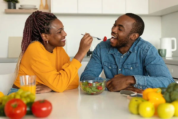 Romantic African American Couple Eating Healthy Salad Kitchen Happy Wife — Foto de Stock