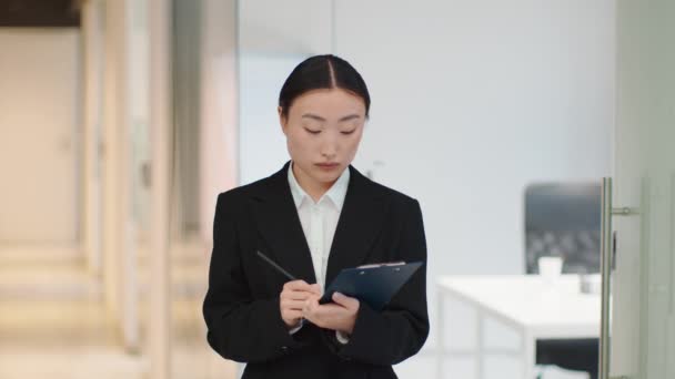 Stocktaking Young Serious Professional Woman Auditor Making Inventory Company Office — Video