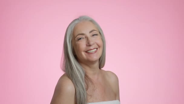Happy Aging Close Portrait Positive Beautiful Senior Grey Haired Lady — Stock Video