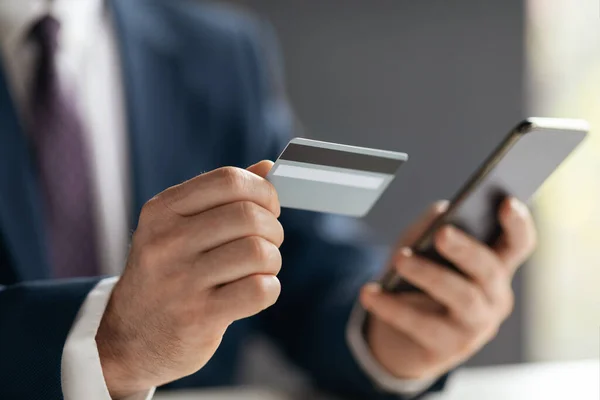 Mobile Payments Unrecognizable Businessman Suit Using Credit Card Smartphone Male — Stockfoto