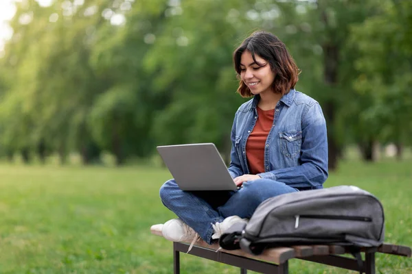 Distant Learning Young Arab Female Student Using Laptop While Sitting — Foto Stock