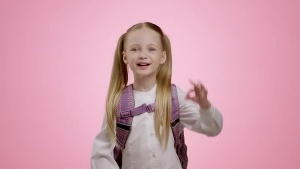 Adorable Little Schoolgirl Backpack Showing Gesture Approving Great Kids Stuff — Vídeo de stock