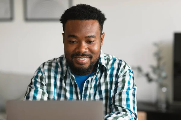 Happy Black Male Freelancer Using Laptop Working Remotely Browsing Internet — Foto Stock