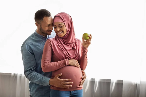 Loving Pregnant Black Muslim Couple Bonding Home Together Happy Man — Foto de Stock