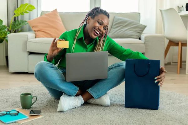 Black Lady Feeling Happy Big Sale Online Shop Using Laptop —  Fotos de Stock