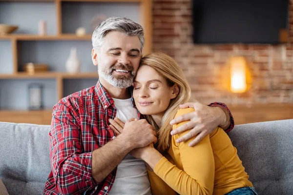 Portrait Happy Mature Caucasian Husband Hugging Woman Closed Eyes Enjoy — Stok fotoğraf