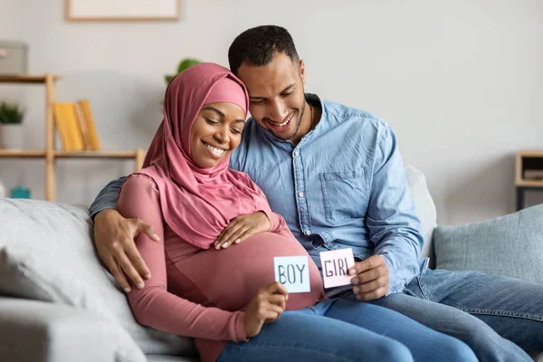 Gender Reveal Happy Pregnant Black Muslim Couple Holding Cards Boy — Foto de Stock