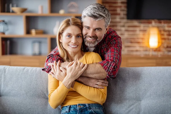 Cheerful Adult Caucasian Man Hugging Woman Enjoying Tender Moment Looking — Stok fotoğraf