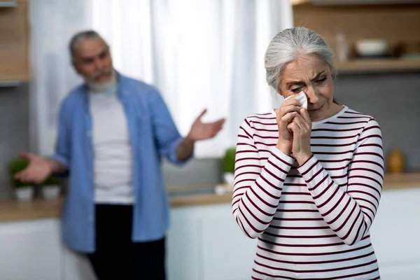 Depressed Senior Woman Crying Kitchen Argue Husband Upset Aged Female — Zdjęcie stockowe