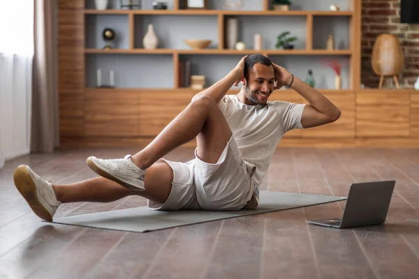 Home Workout Sporty Black Man Training Laptop Living Room Interior — Foto de Stock