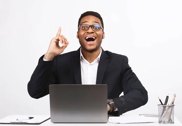 Have Idea Excited Black Businessman Laptop Having Eureka Moment Pointing — Fotografia de Stock