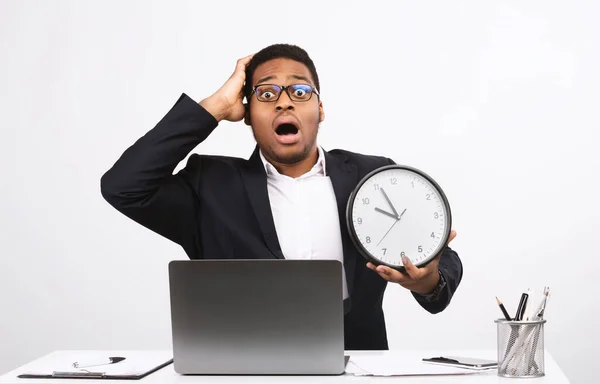 Deadline Shocked Black Businessman Holding Clock Sitting Laptop Computer Looking — Stockfoto