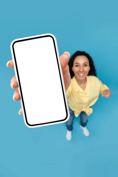 Awesome Mobile App View Happy Young Woman Pointing Mobile Phone — Fotografia de Stock