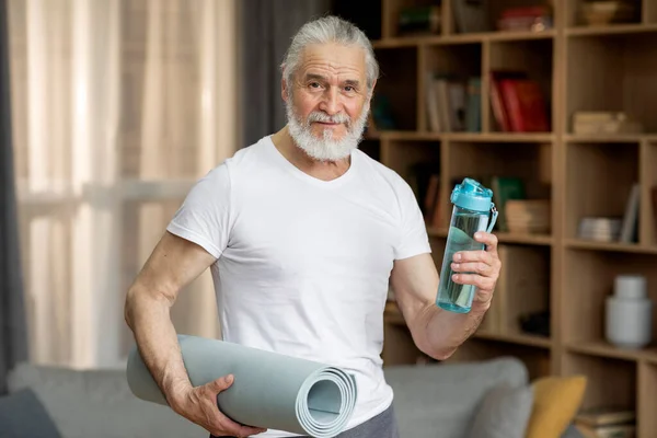 Positive Grey Haired Bearded Old Man Sportswear Exercising Alone Home — Stok fotoğraf