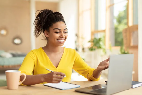 Learning Concept Happy Black Female Teacher Having Video Chat Students — Stok fotoğraf