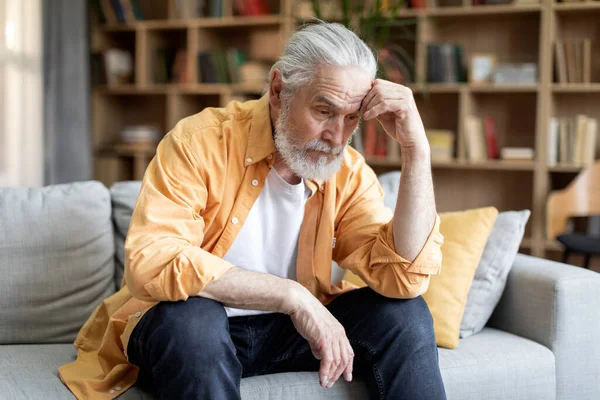 Upset Bearded Grey Haired Old Man Casual Outfit Sitting Couch — Fotografia de Stock