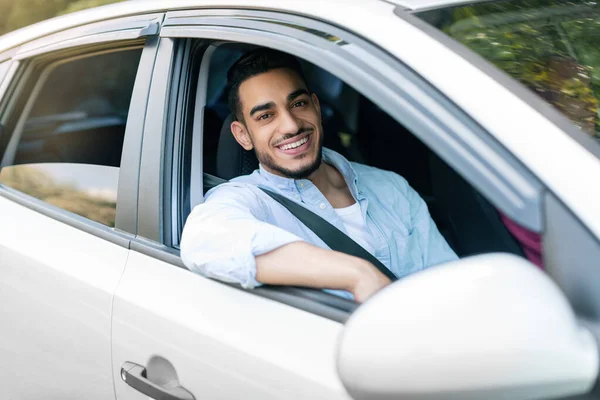 Smiling Cheerful Millennial Arab Man Fastened Belt Enjoy Travel New — Foto Stock