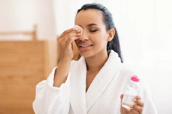 Facial Skincare Happy Young Female Using Micellar Water Tonic Cotton — Φωτογραφία Αρχείου