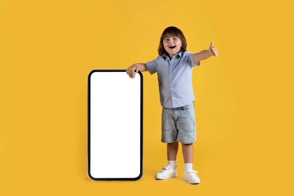 Modern Technologies Kids Happy Little Boy Showing Thumb Gesture Posing — ストック写真