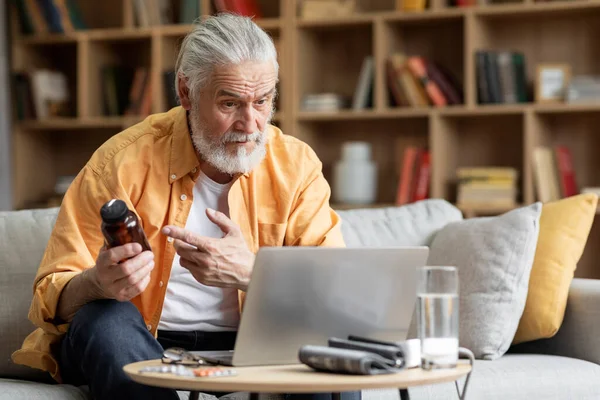 Elderly Man Seating Sofa Making Distant Video Call Senior Patient — Φωτογραφία Αρχείου