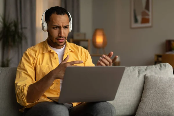 Portrait Young African American Man Headset Having Video Conference Online — 스톡 사진