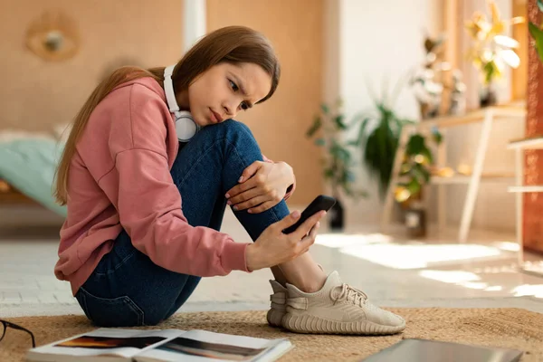 Lonely Teenage Girl Looking Smartphone Waiting Message Lover Sitting Floor — Photo