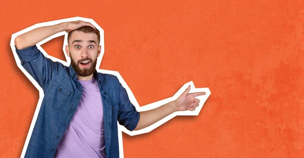 Shocked Ginger Bearded Millennial Guy Pointing Copy Space Orange Background — Fotografia de Stock