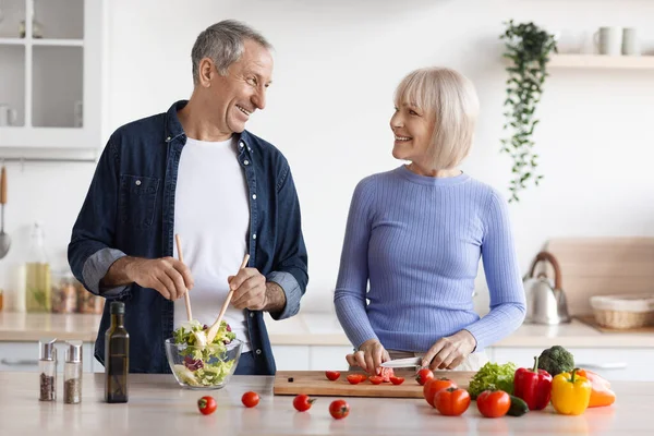 Cheerful Attractive Senior Man Woman Casual Outfits Cooking Together Home — Stockfoto