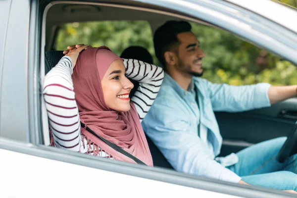 Glad Cheerful Millennial Middle Eastern Woman Hijab Enjoy Trip Husband — Stockfoto