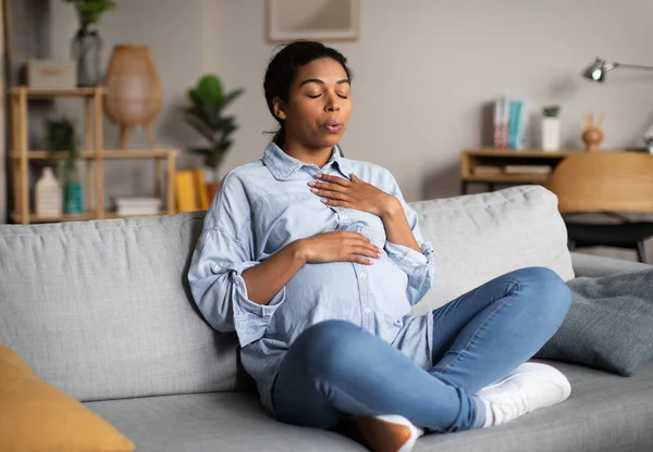 Pregnancy Yoga Pregnant African American Woman Doing Breathing Exercise Eyes — Fotografia de Stock