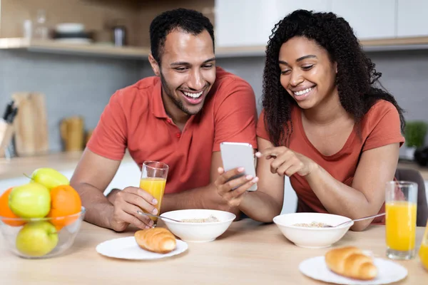 Smiling Young Black Wife Husband Same Shirts Have Breakfast Enjoy — Photo