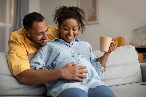 Pregnancy Happy African American Husband Touching Pregnant Wifes Belly Expecting — Stock fotografie