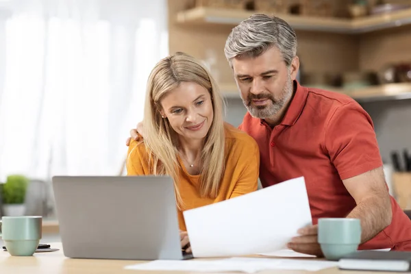 Cheerful Middle Aged Couple Paying Bills Online Happy Man Woman — Foto Stock