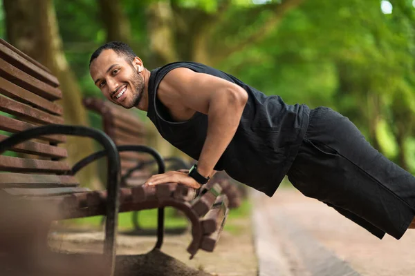 Sporty Handsome Young Black Guy Having Outdoor Workout Public Park — Fotografia de Stock