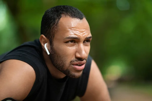 Closeup Portrait Exhausted Handsome African American Young Guy Jogging Public — Stockfoto