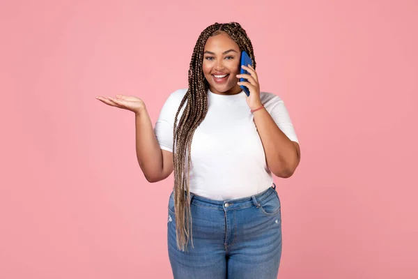 Happy Oversized Black Female Speaking Cellphone Smiling Camera Posing Pink — Stock fotografie