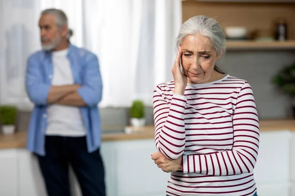 Portrait Upset Elderly Couple Standing Kitchen Interior Argue Senior Husband — Stock Photo, Image