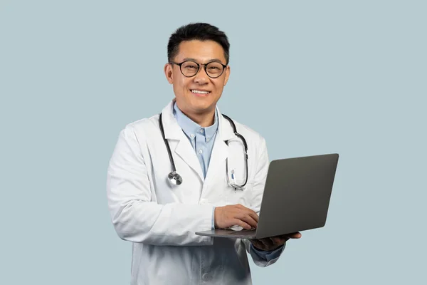 Social Distance New Normal Happy Middle Aged Chinese Man Doctor — Stock Photo, Image