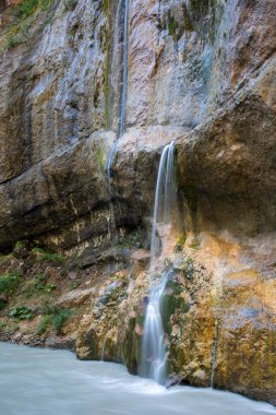Yazın Kabardino-Balkaria 'da Kimya Vadisi ve Şelaleleri